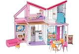 Barbie Malibu Haus, zweistöckige Traumvilla, mit 6 Zimmern, 25+ Barbie Zubehör, ohne Barbie Puppen, als Geschenk für Kinder ab 3 Jahren geeignet, FXG57