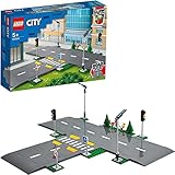 LEGO City Straßenkreuzung mit Ampeln, Bauset mit im Dunkeln leuchtenden Steinen 60304