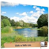 TRIOSK Sichtschutz Garten Dekoration Plane groß mit Motiv Fluss Ufer Wasser Wiese Motivbanner Blickdicht für Zaun Doppelstabmatten Zaunelement Gartenzaun Zaunblende PVC 250x180 cm