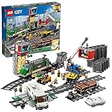 LEGO City Güterzug, Set mit batteriebetriebenem Motor, Bluetooth-Fernbedienung, 3 Wagen, Gleise und Zubehör, inklusive 6 Minifiguren und Zubehör 60198